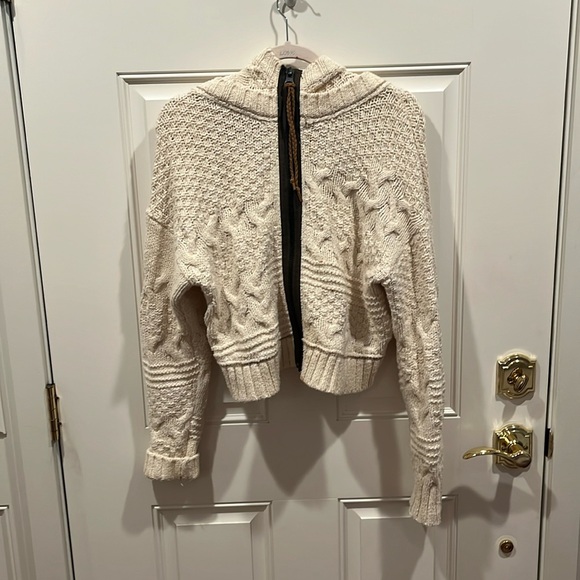 Free people - Picture 1 of 3